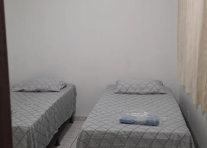 Quarto Em Apto Ao Lado Shopping
